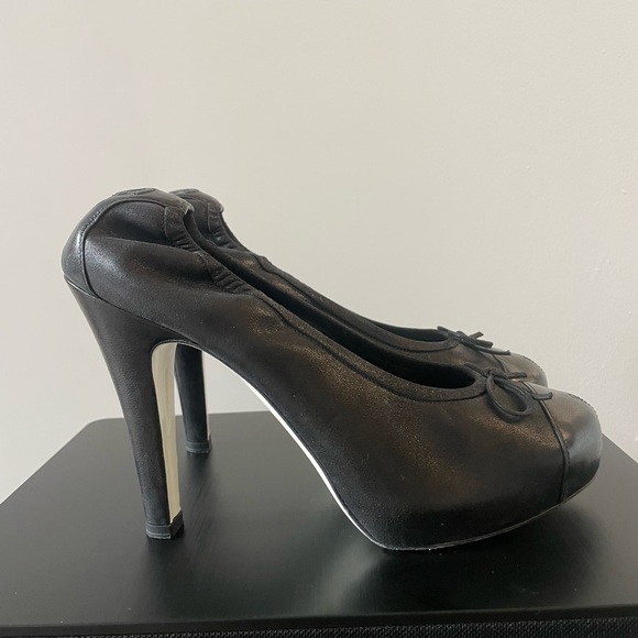 Chanel heels - Picture 3 of 8